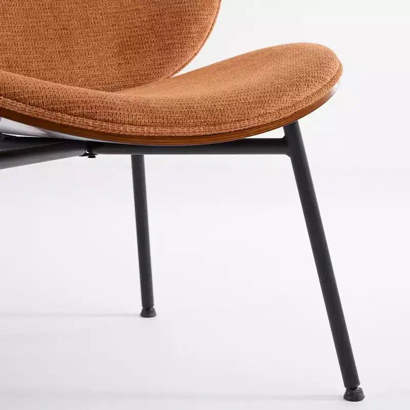Fauteuil d'appoint individuel Mid-Century Modern Shell Chair avec piètement tripode et cuir, finition noyer, dossier confortable