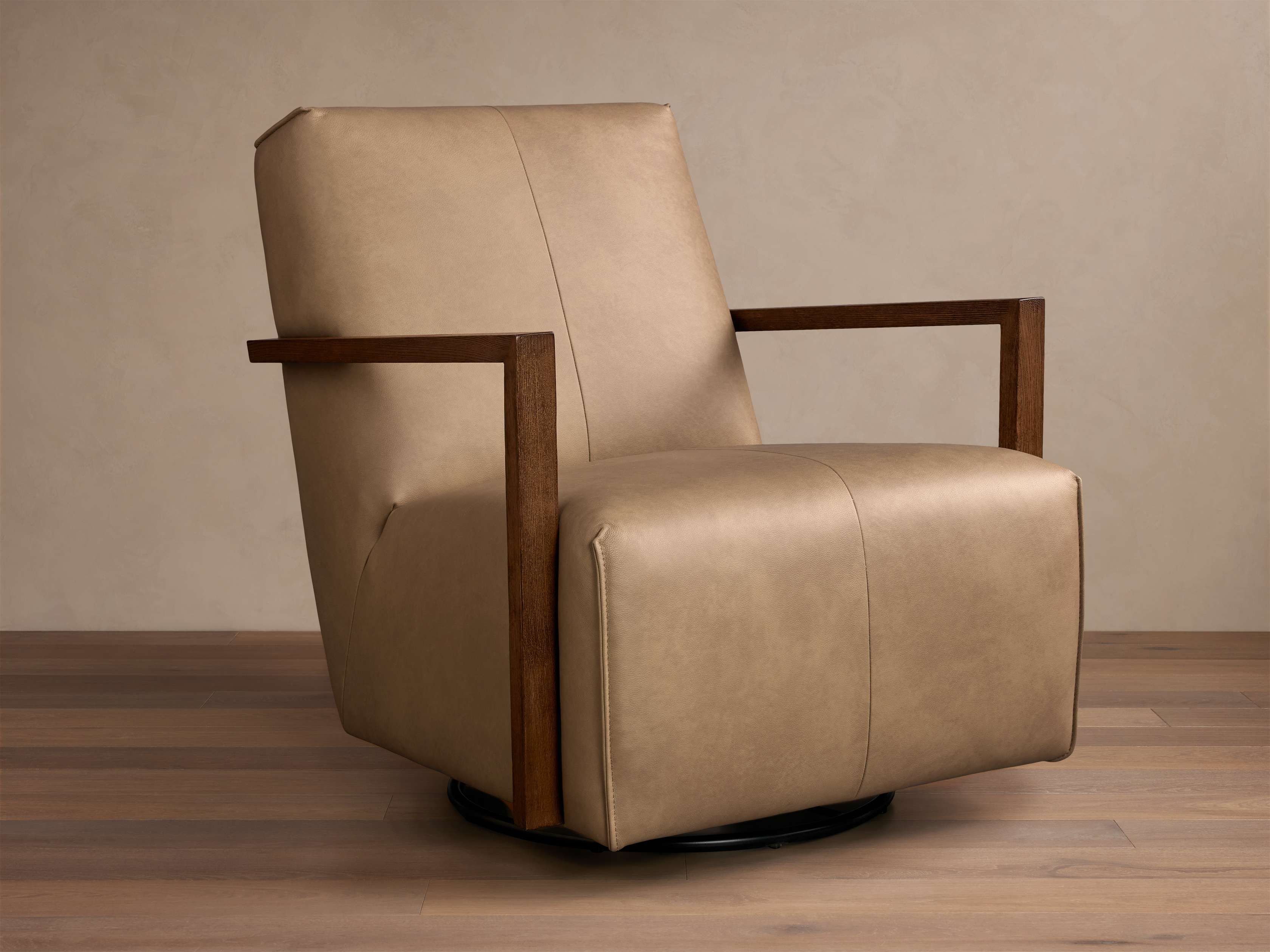 Fauteuil inclinable pivotant en cuir avec coussin en mousse végétale