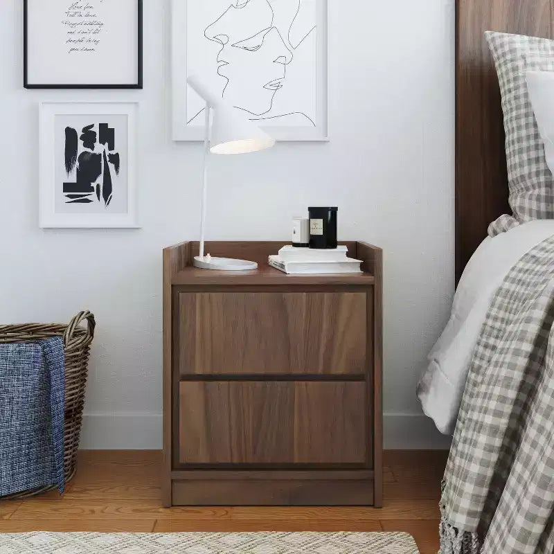 Table de chevet à porte battante Noyer, Solution de rangement moderne, Accès par pression, Idéale pour lits plateforme