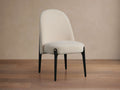 Chaise de salle à manger d'artisan italien avec clous en laiton et finition vieillie