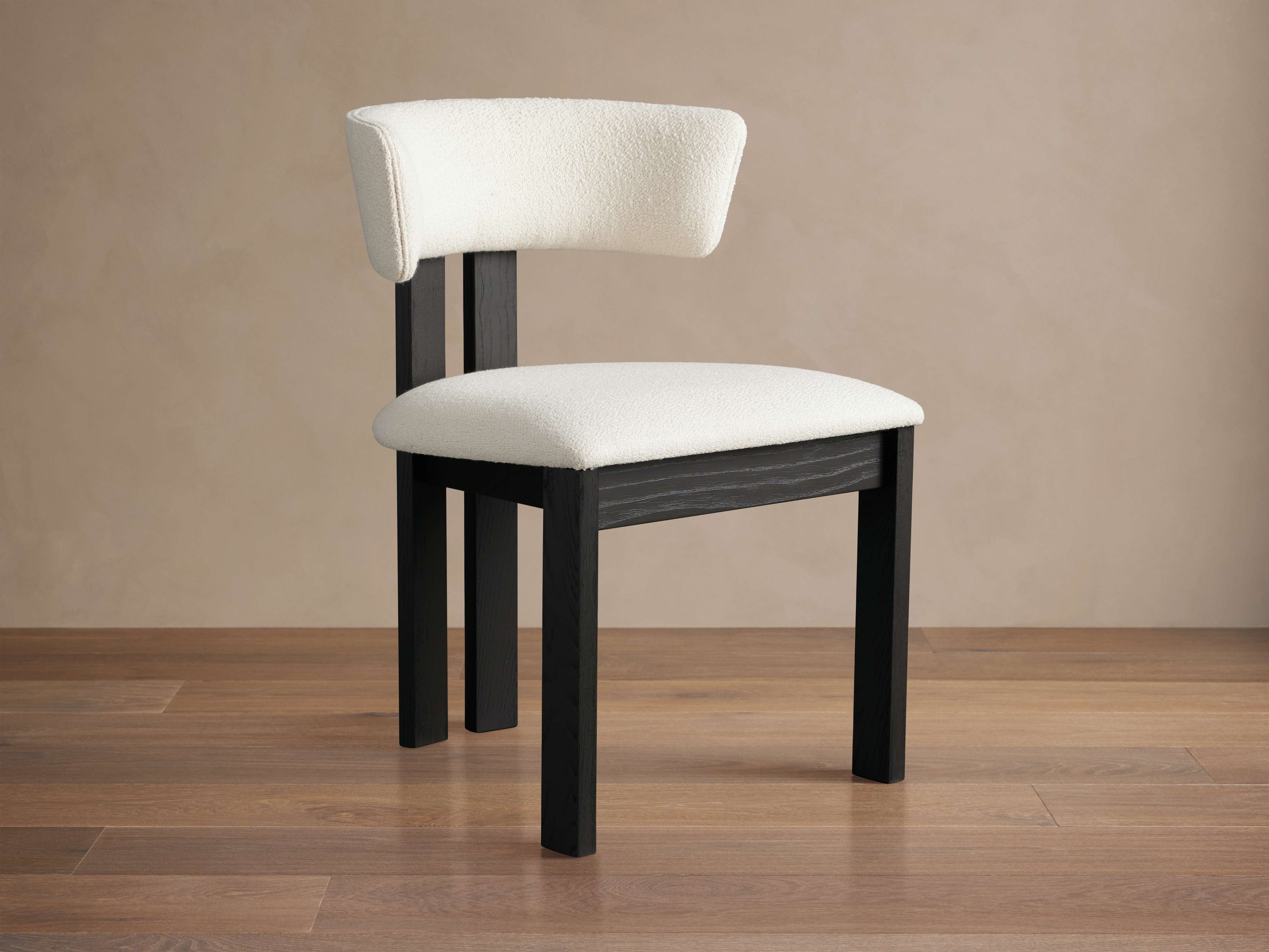 Chaise de salle à manger latérale en frêne italien avec sangles en caoutchouc