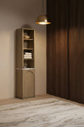 Meuble de salle de bain en chêne avec porte à fermeture amortie et plateau en marbre