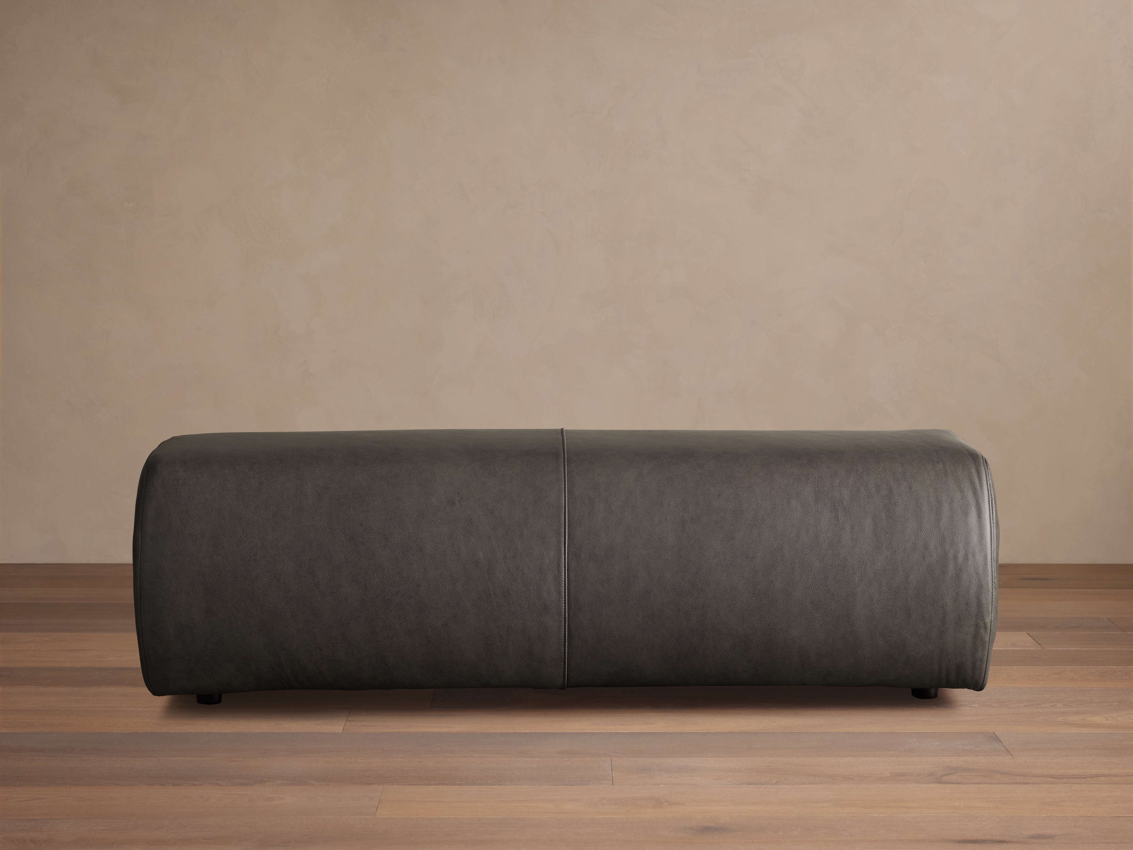 Banc en cuir avec mousse végétale et sangles élastiques